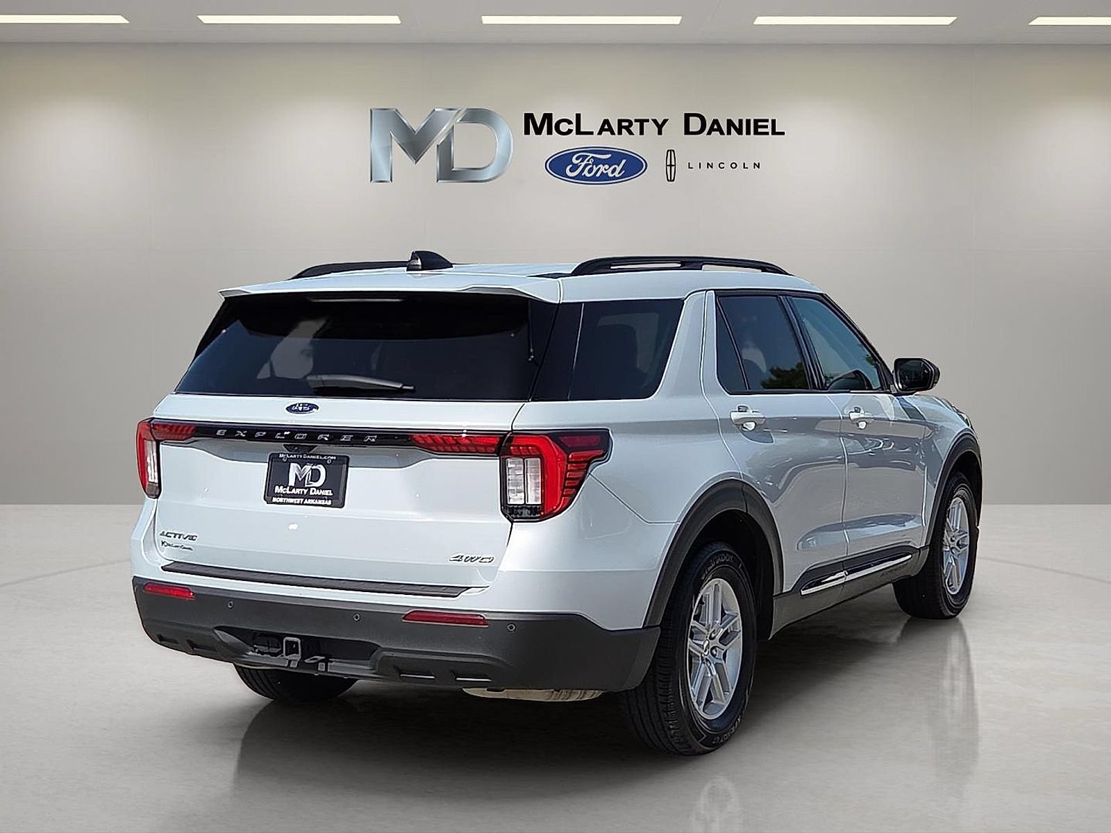 Certified 2025 Ford Explorer Active AWD/4WD image 5