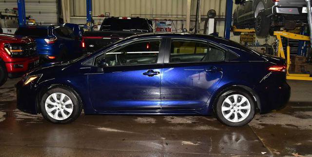 Used 2023 Toyota Corolla LE image 2