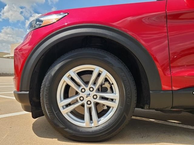 Certified 2023 Ford Explorer XLT w/ Equipment Group 202A RWD image 8
