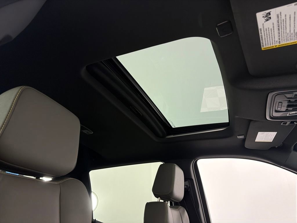 Used 2023 Chevrolet Silverado 1500 ZR2 w/ Technology Package image 32