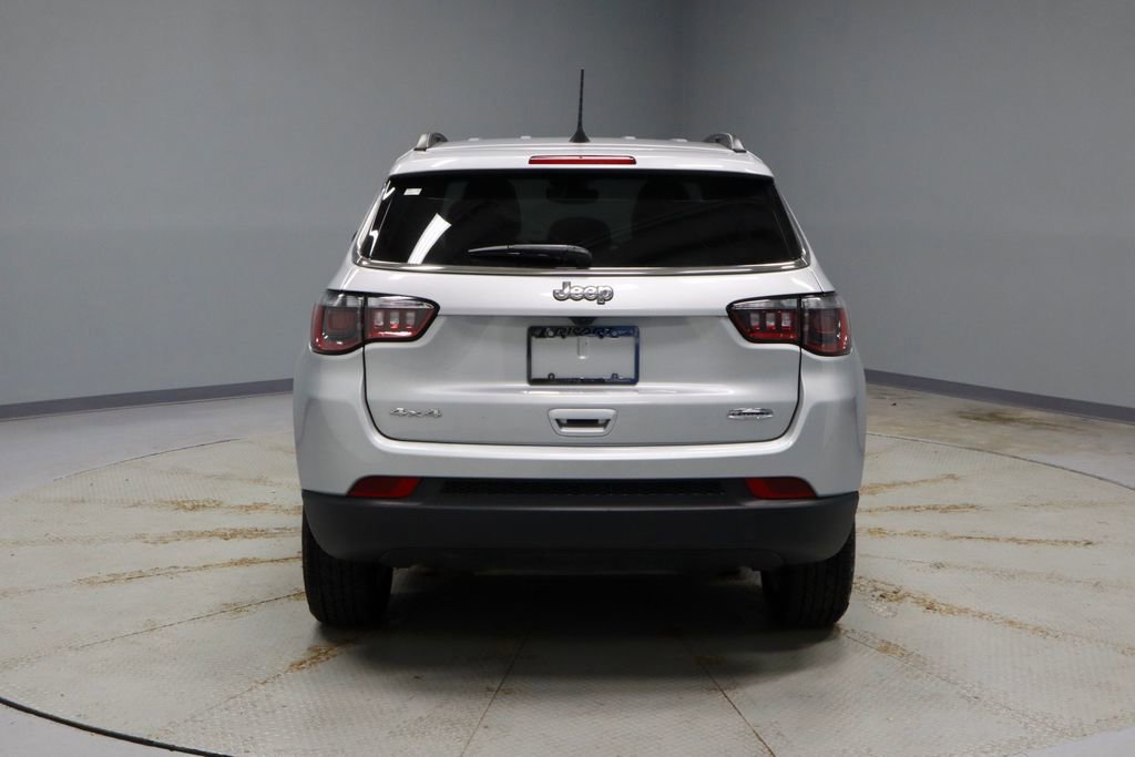 Used 2025 Jeep Compass Latitude image 4