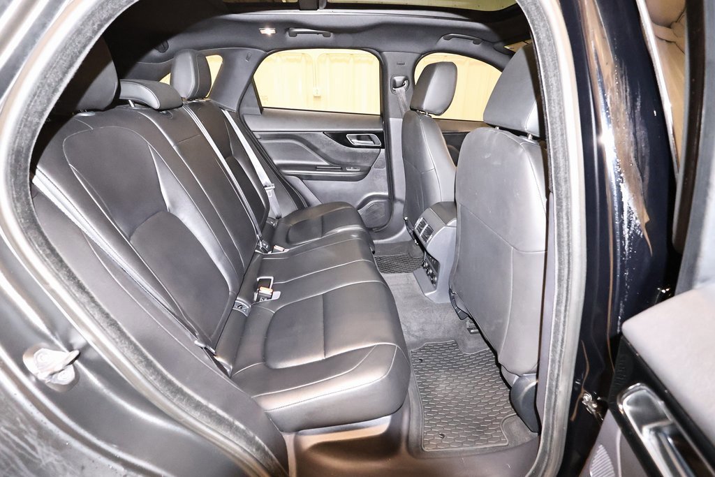 Used 2018 Jaguar F-PACE Premium image 22