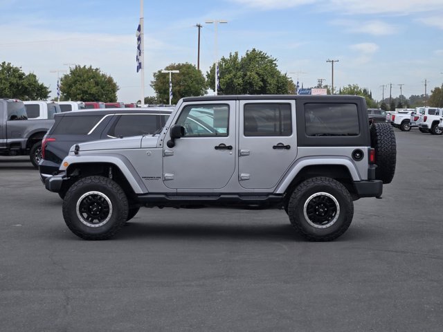 Used 2017 Jeep Wrangler Unlimited Sahara AWD/4WD image 7