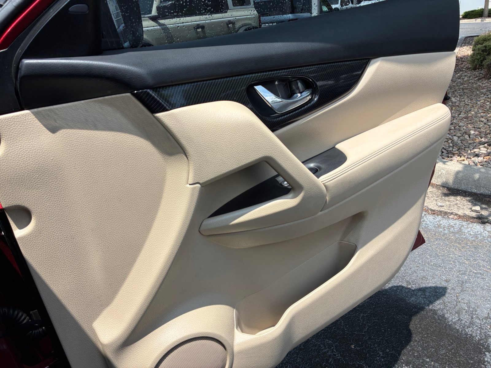 Used 2018 Nissan Rogue SL w/ Premium Package FWD image 16