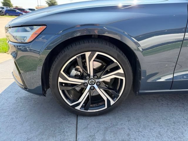 Used 2024 Volvo S60 B5 Plus AWD/4WD image 4