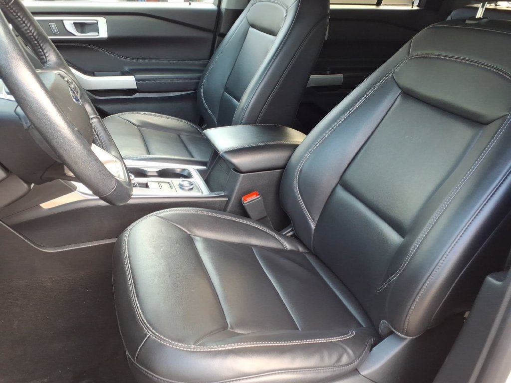 Certified 2023 Ford Explorer XLT w/ Equipment Group 202A AWD/4WD image 13