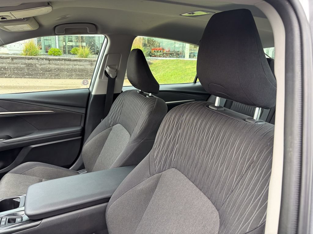 Used 2025 Toyota Camry LE FWD image 10