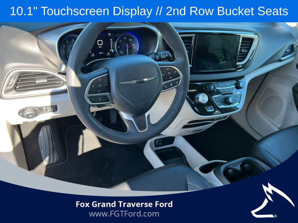 Used 2024 Chrysler Pacifica Touring-L image 20