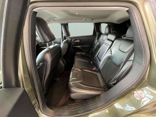 Used 2019 Jeep Cherokee Latitude Plus AWD/4WD image 17
