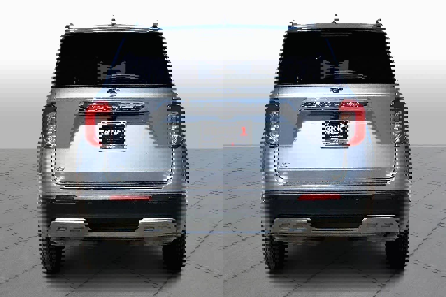 Certified 2021 Ford Explorer XLT w/ Equipment Group 202A image 3