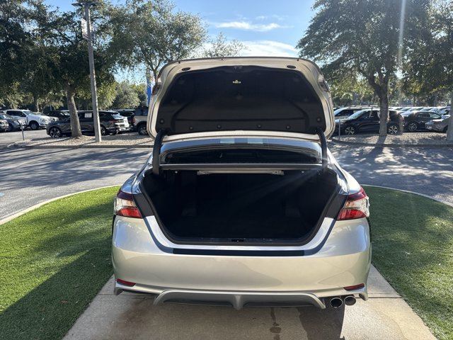 Used 2023 Toyota Camry SE FWD image 5