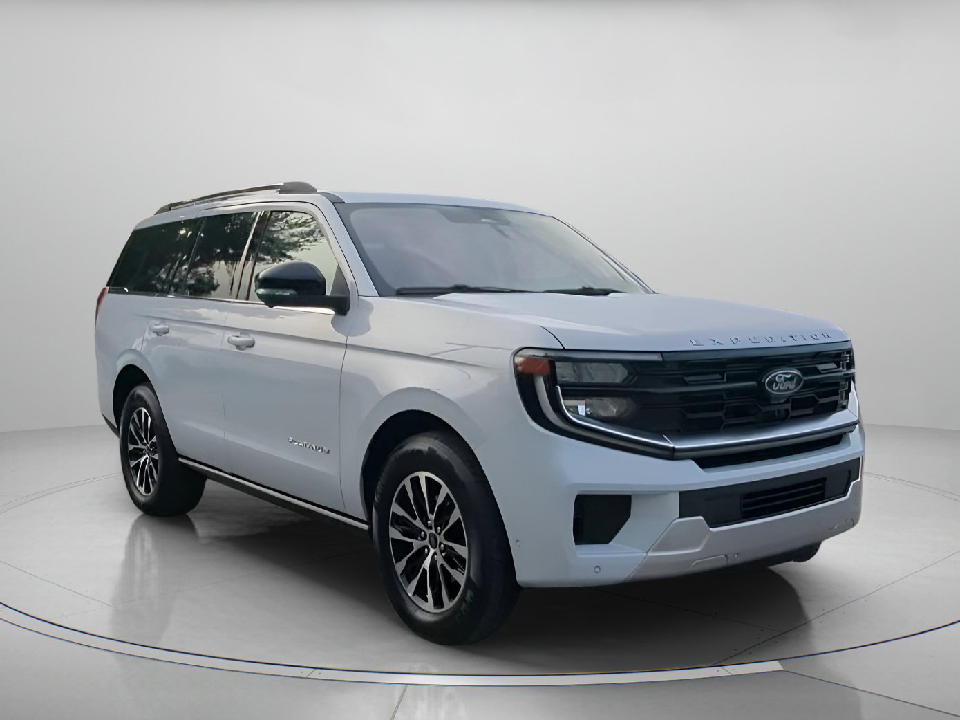 Certified 2025 Ford Expedition Platinum AWD/4WD image 2