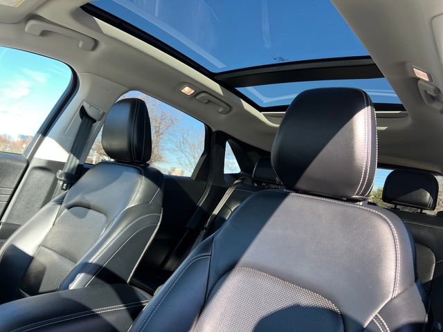 Certified 2022 Ford Escape Titanium image 17