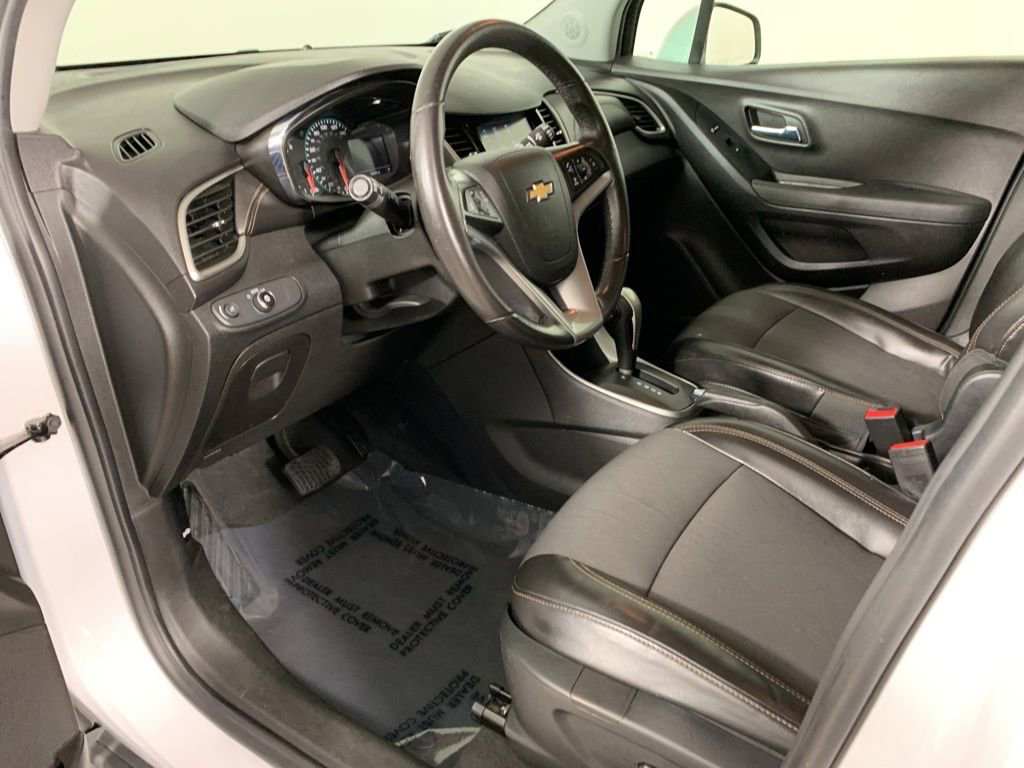Used 2017 Chevrolet Trax LT w/ Driver Confidence Package FWD image 27