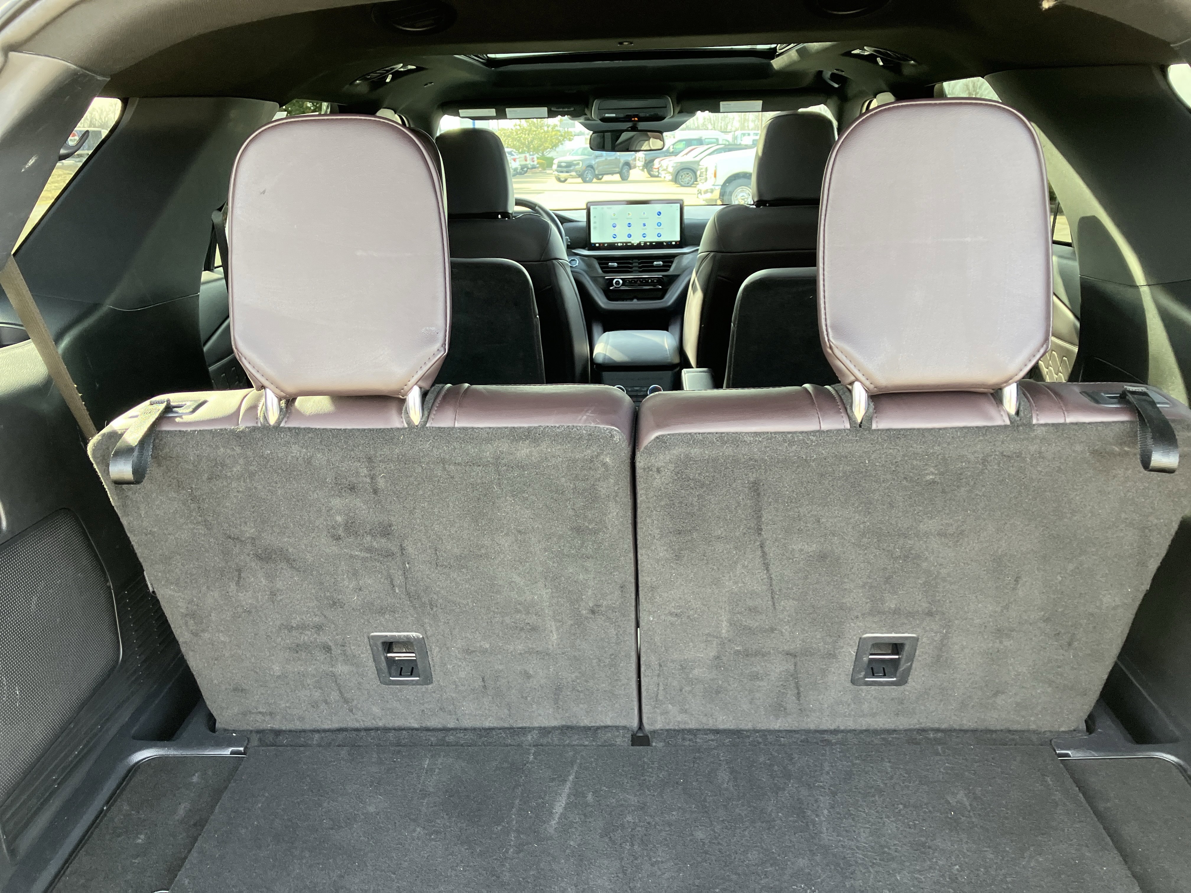 Certified 2025 Ford Explorer Platinum w/ LUX Leather Package image 15