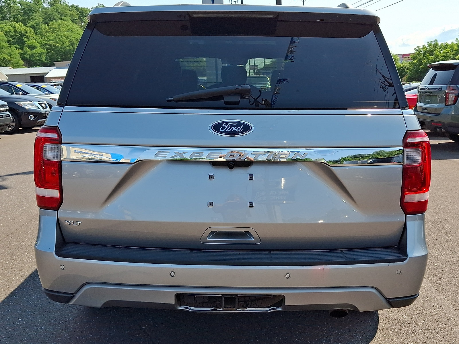 Certified 2020 Ford Expedition XLT w/ Equipment Group 202A AWD/4WD image 9