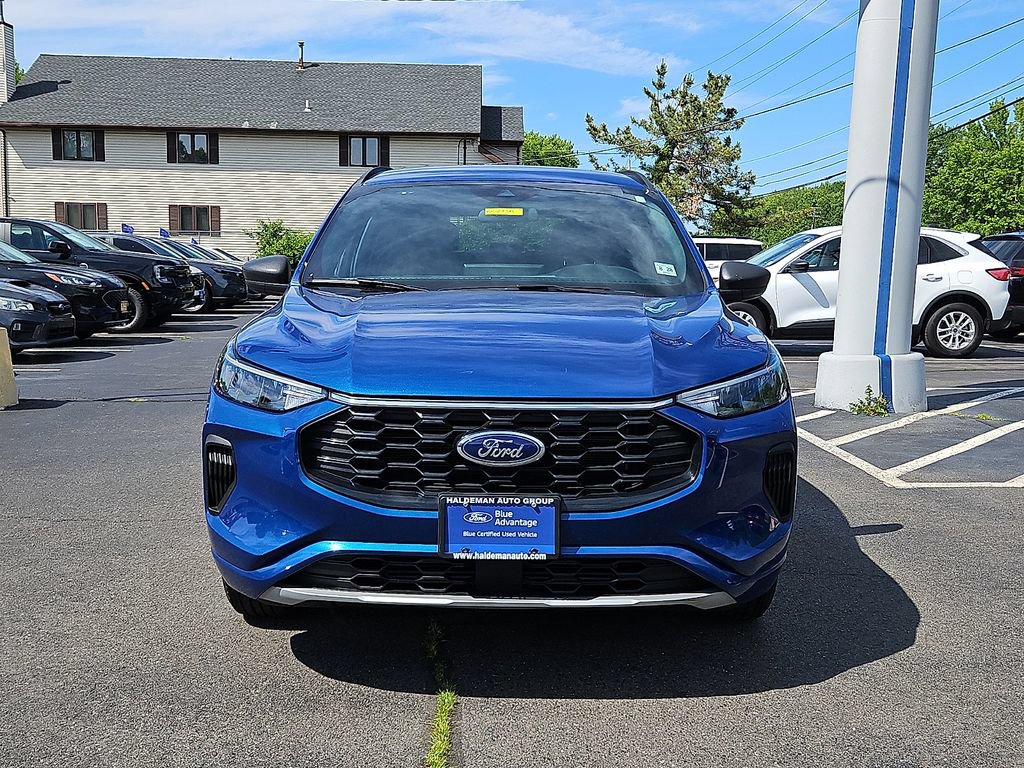 Certified 2023 Ford Escape ST-Line w/ Tech Pack #1 AWD/4WD image 2