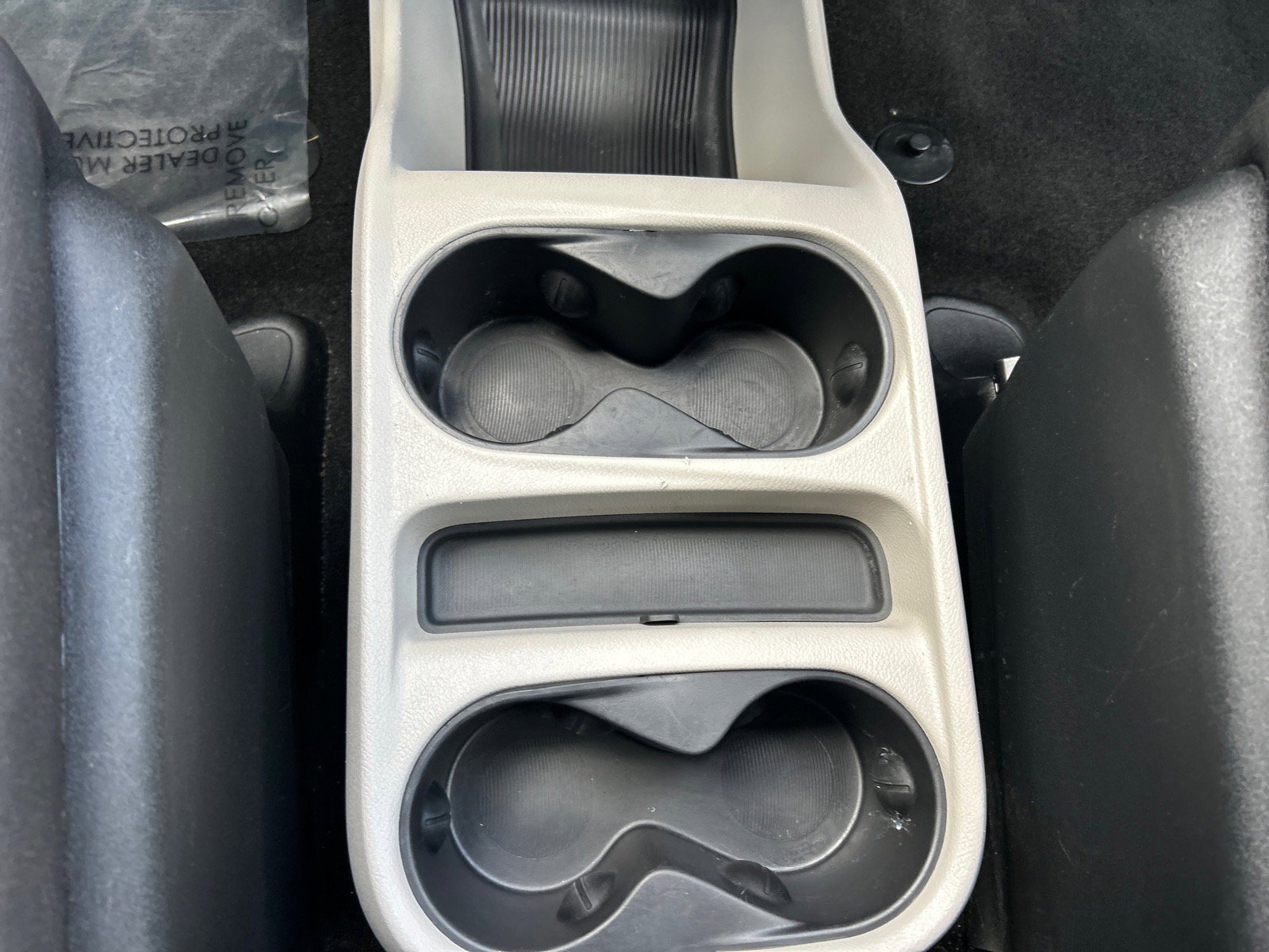 Used 2022 Chrysler Voyager LX image 33