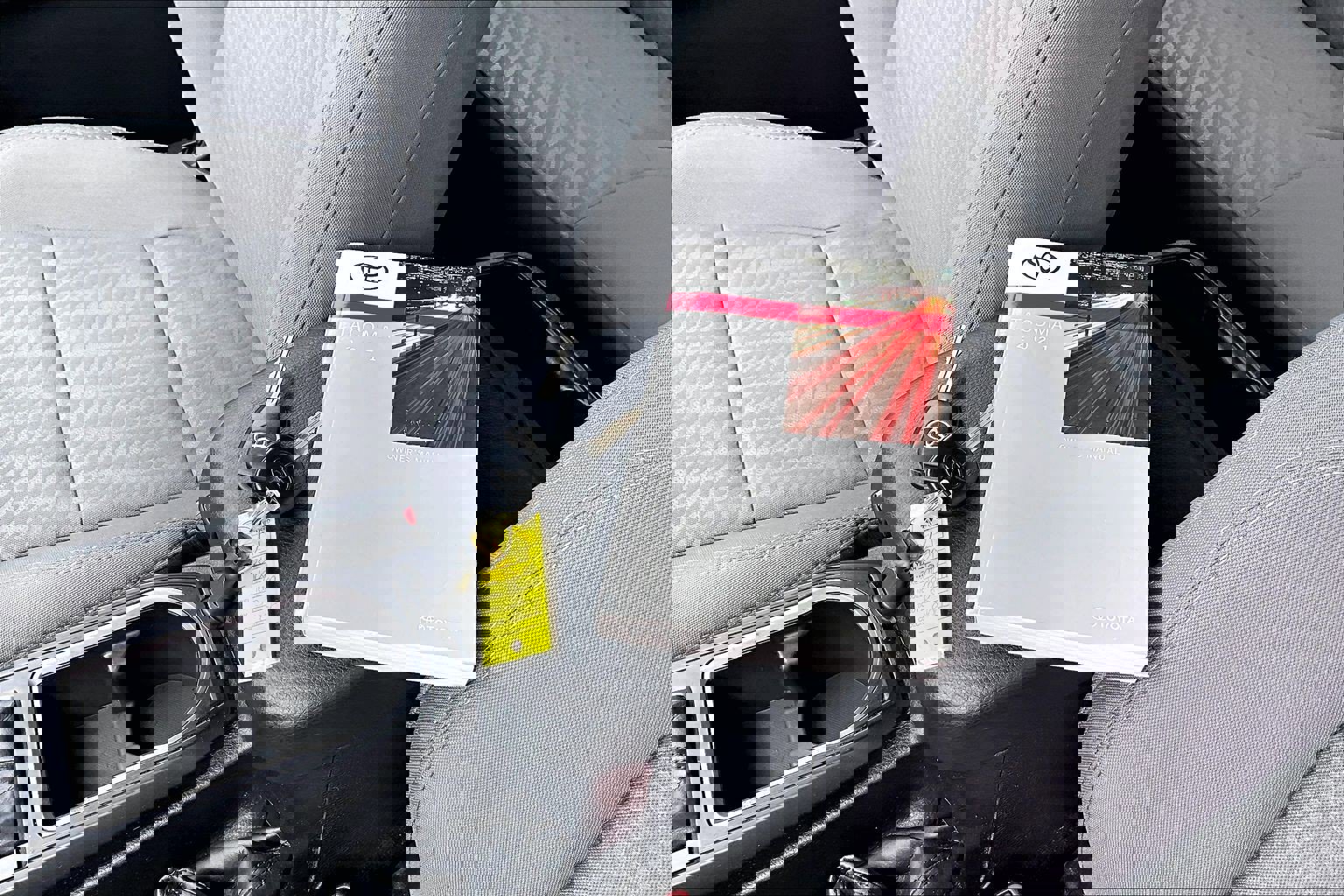 Used 2021 Toyota Tacoma SR AWD/4WD image 11