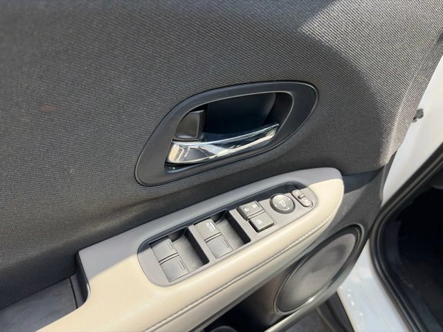 Used 2022 Honda HR-V LX image 8
