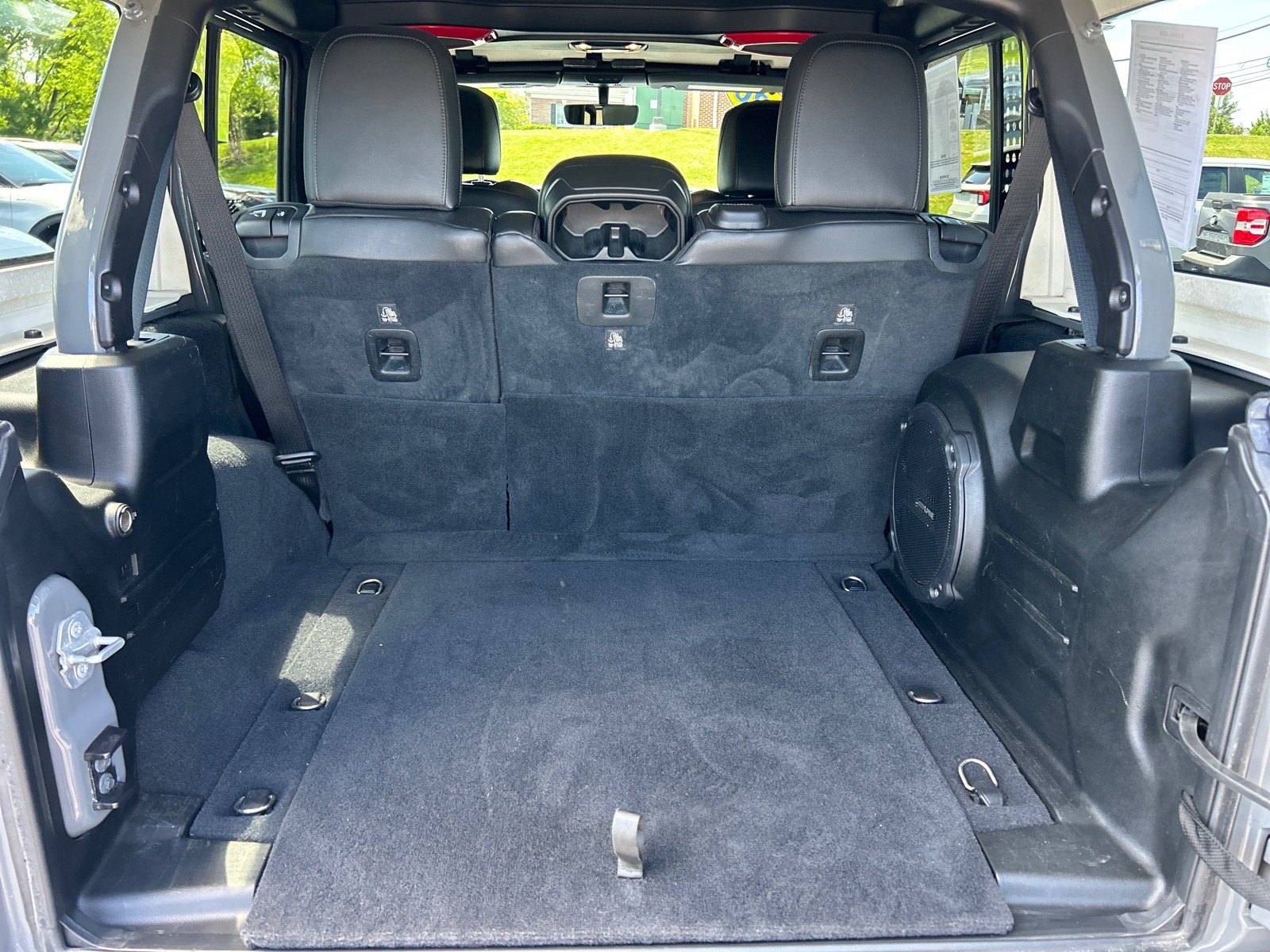 Used 2020 Jeep Wrangler Unlimited Sahara AWD/4WD image 13