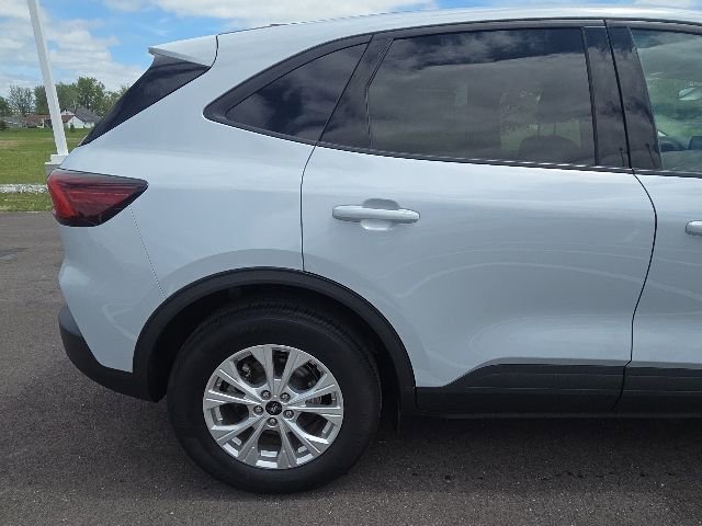 Certified 2025 Ford Escape Active AWD/4WD image 7