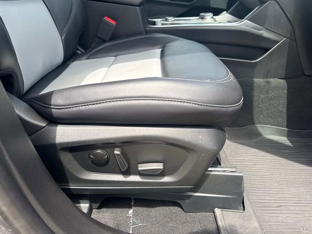 Certified 2023 Ford Explorer XLT w/ Equipment Group 202A AWD/4WD image 19