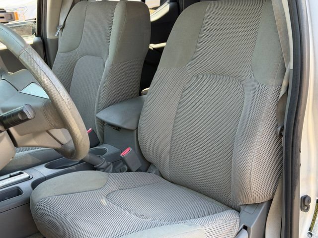 Used 2018 Nissan Frontier SV AWD/4WD image 9