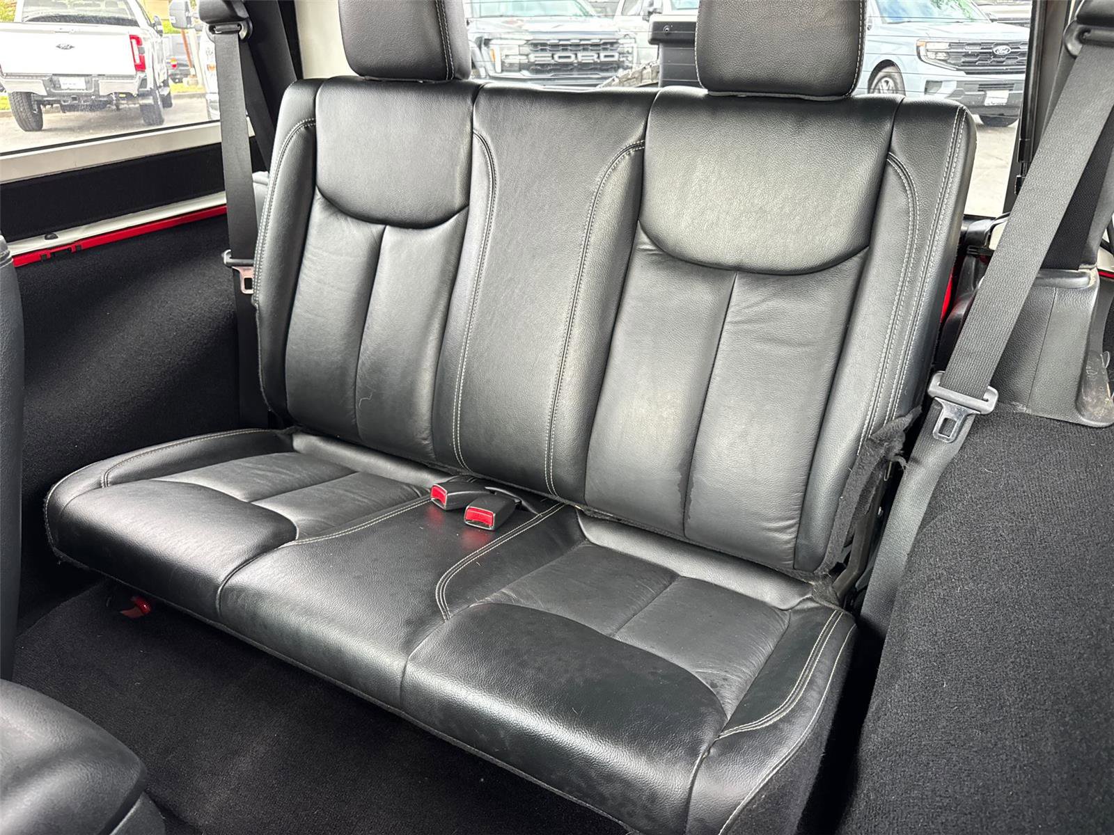 Used 2017 Jeep Wrangler Sahara w/ Connectivity Group AWD/4WD image 22