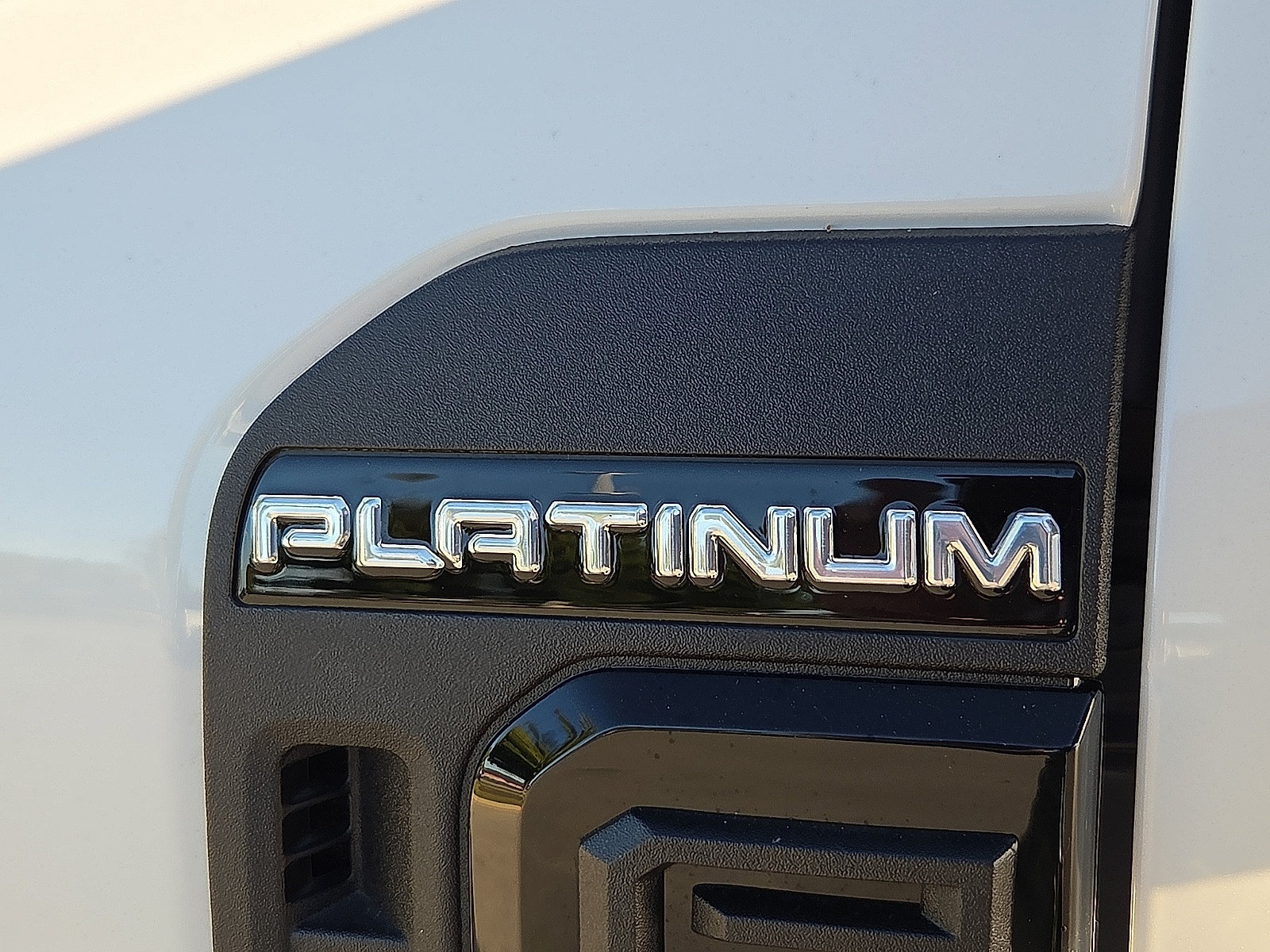 Certified 2025 Ford F250 Platinum AWD/4WD image 9