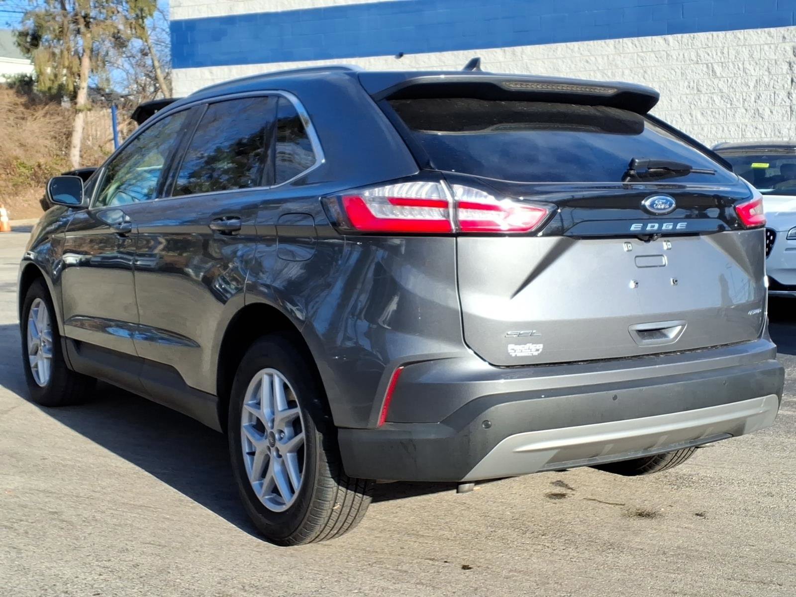 Certified 2022 Ford Edge SEL w/ Convenience Package image 3