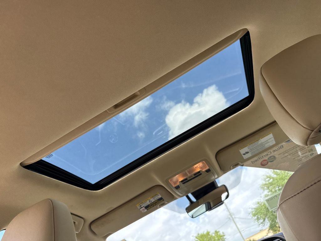 Used 2019 Toyota Highlander XLE AWD/4WD image 11