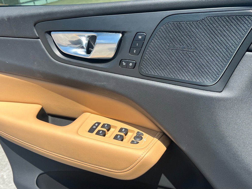 Used 2022 Volvo XC60 B6 Inscription w/ Advanced Package image 16