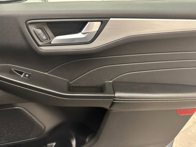 Certified 2025 Ford Escape Platinum image 12