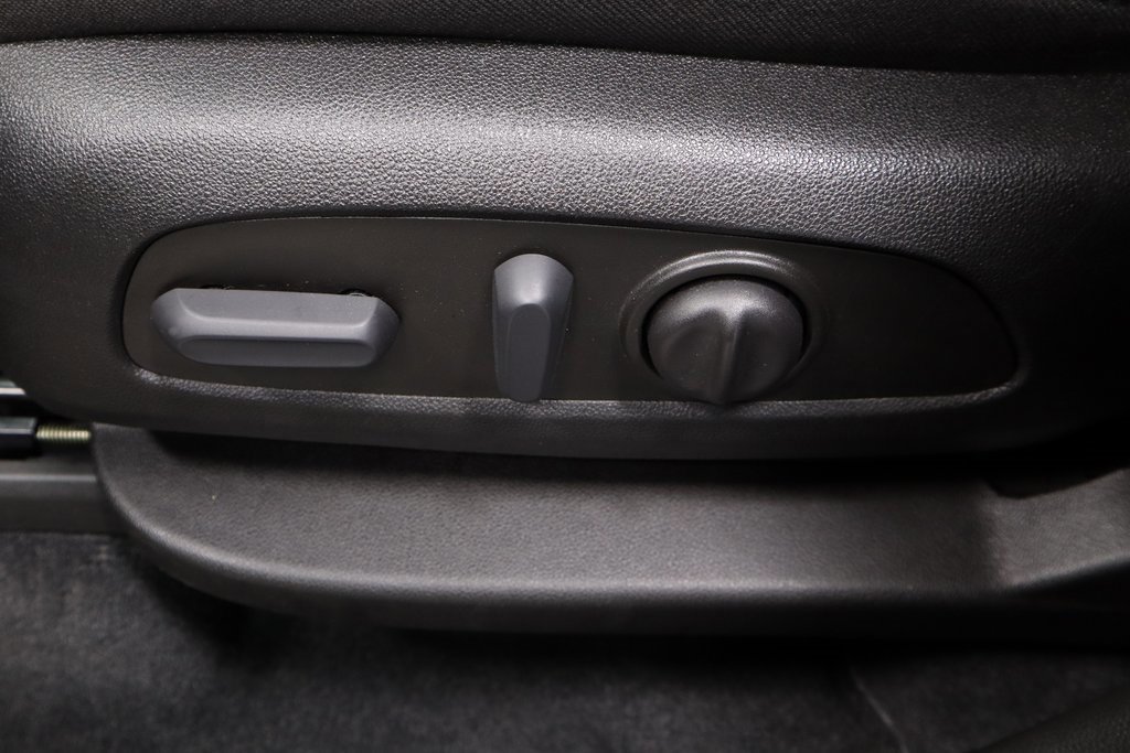 Used 2023 Chevrolet Traverse LT image 19