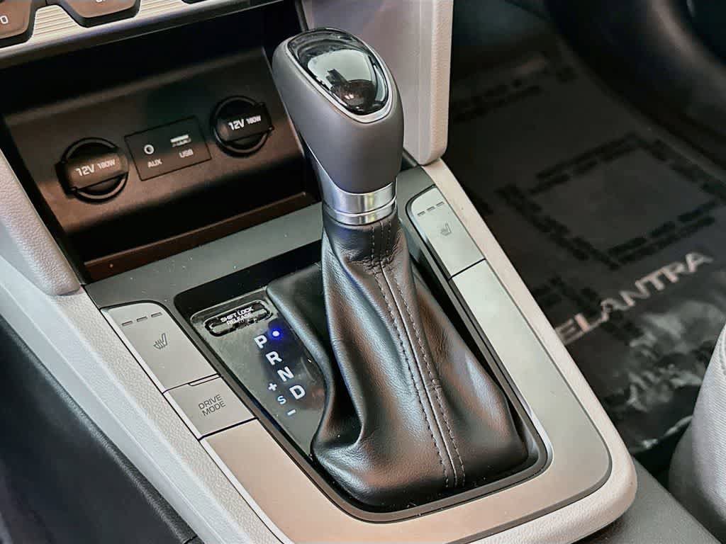 Used 2019 Hyundai Elantra Value Edition FWD image 18