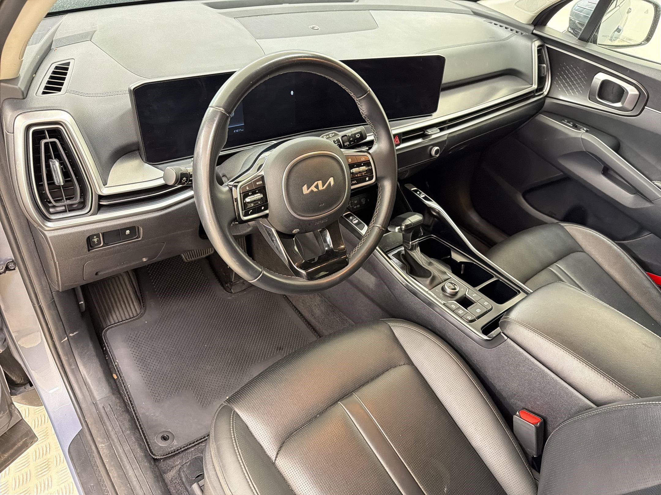 Used 2024 Kia Sorento S AWD/4WD image 4