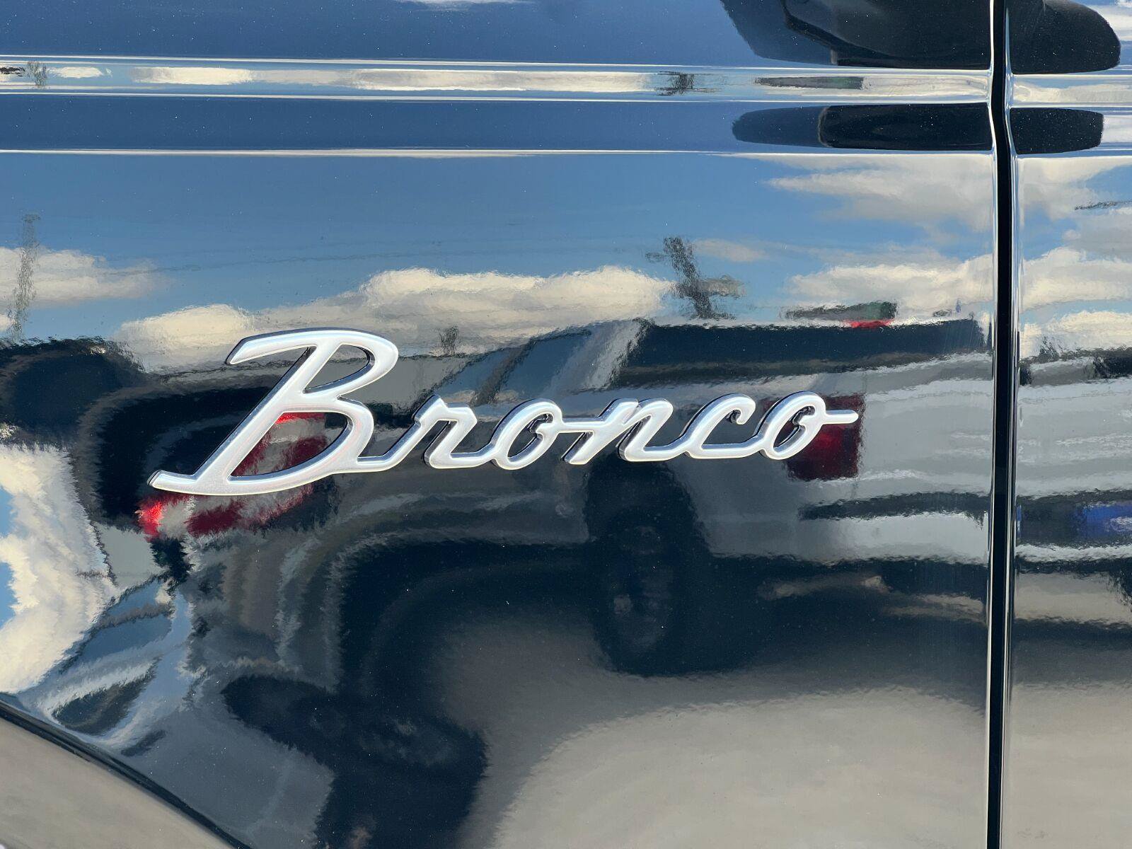 Certified 2025 Ford Bronco Outer Banks AWD/4WD image 9