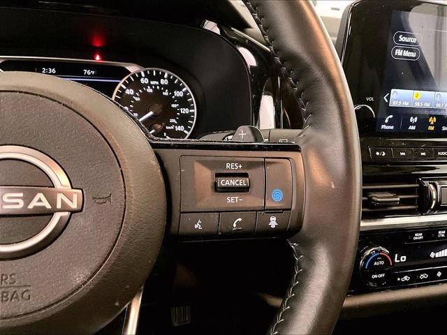 Used 2023 Nissan Pathfinder SL w/ Black Appearance Package AWD/4WD image 18