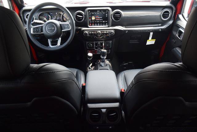 Used 2023 Jeep Wrangler Unlimited Rubicon 4xe w/ Cold Weather Group AWD/4WD image 19