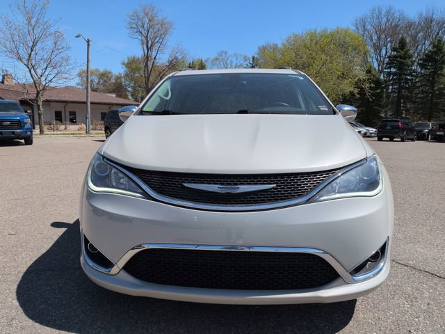 Used 2019 Chrysler Pacifica Limited FWD image 2