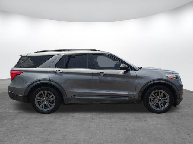 Certified 2021 Ford Explorer XLT w/ Equipment Group 202A RWD image 3
