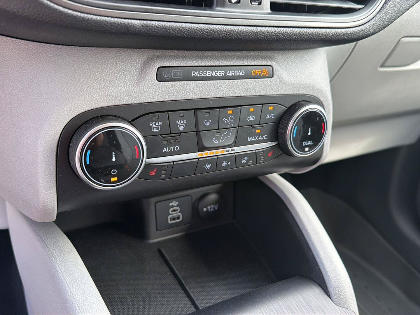 Certified 2025 Ford Escape Active w/ Cold Weather Package FWD image 26