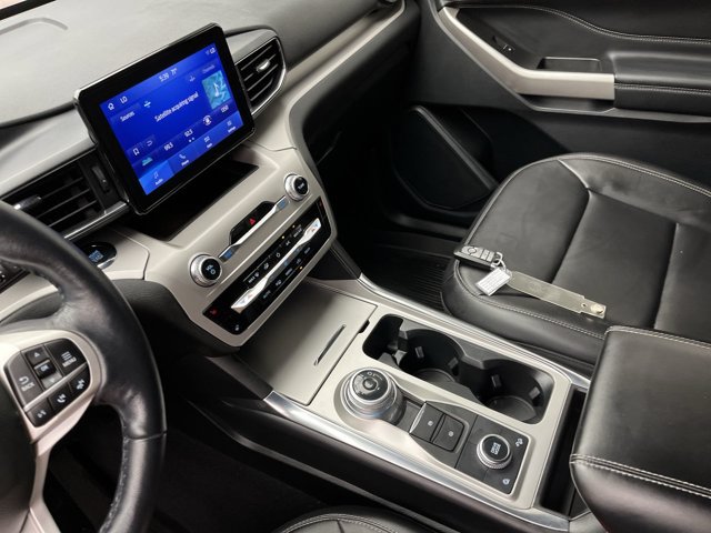 Certified 2023 Ford Explorer XLT w/ Equipment Group 202A AWD/4WD image 19