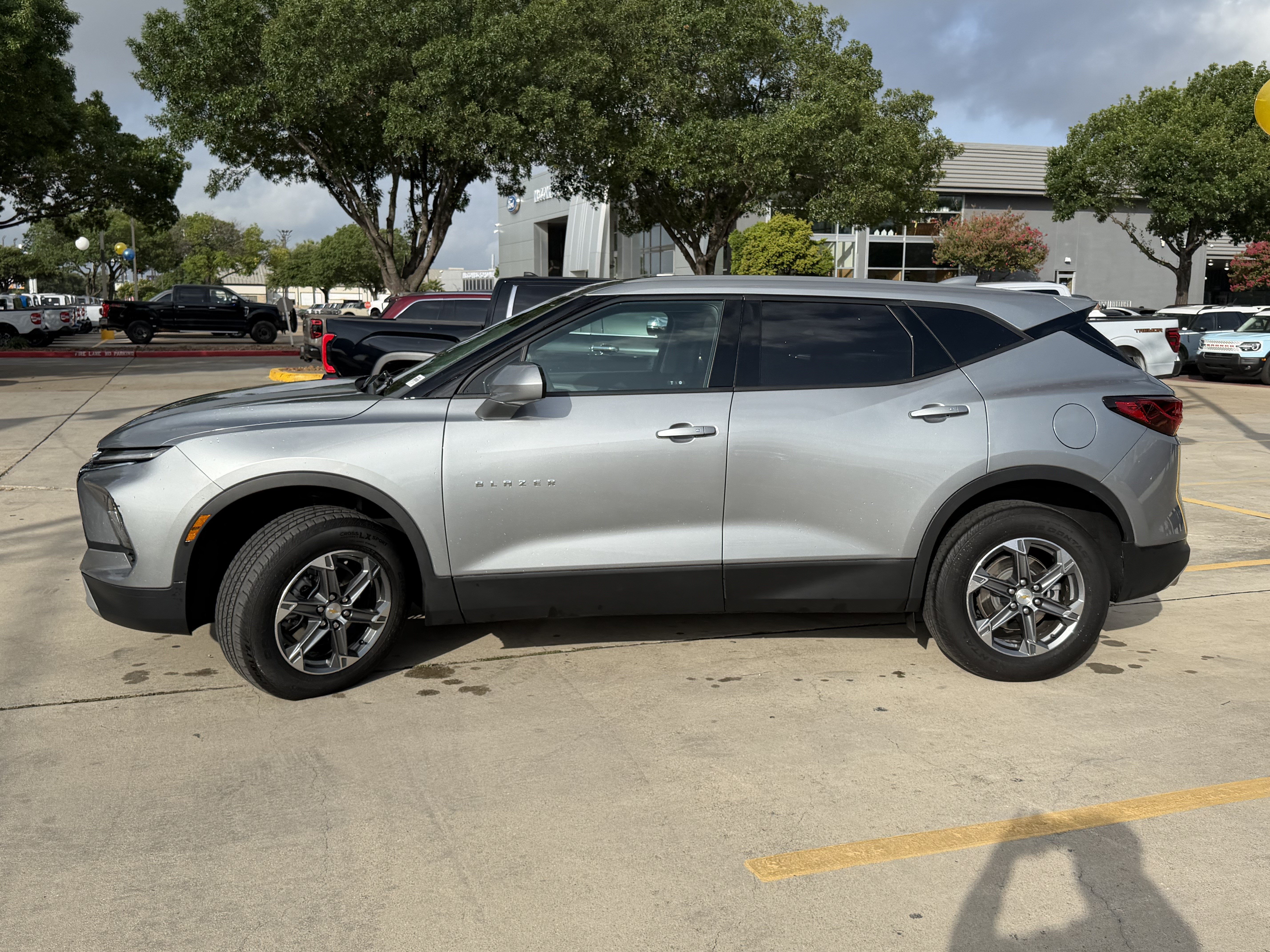Used 2025 Chevrolet Blazer LT AWD/4WD image 10