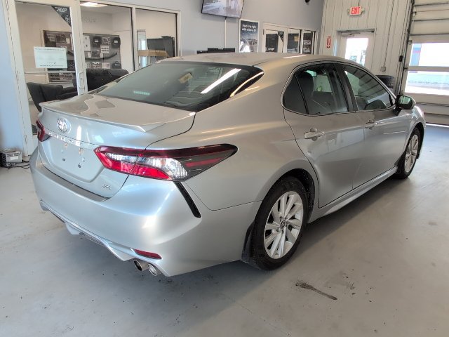 Used 2024 Toyota Camry SE FWD image 5