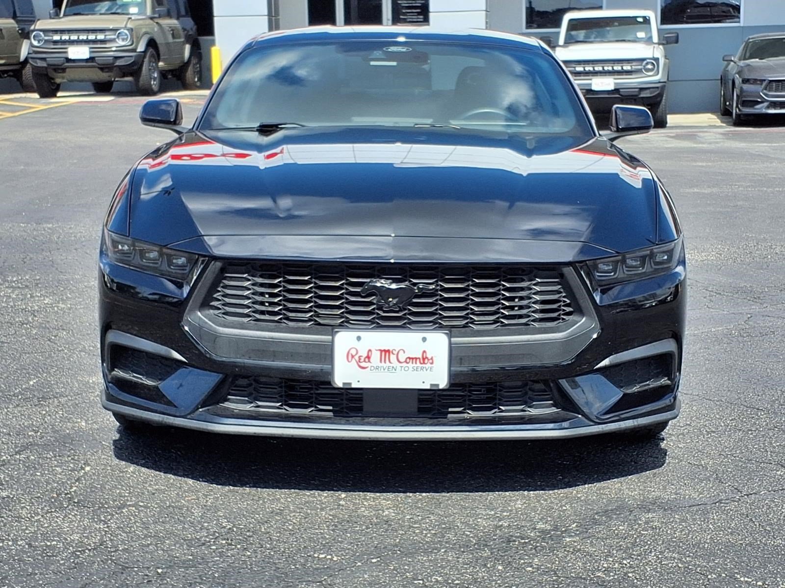 Certified 2025 Ford Mustang Coupe RWD image 2