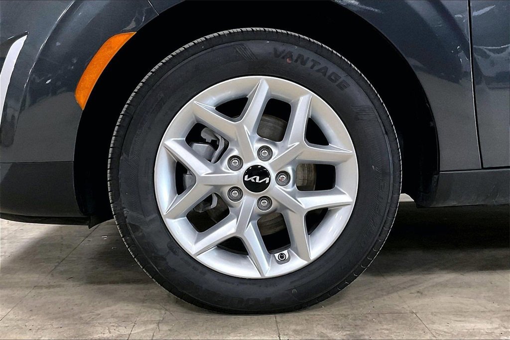 Used 2024 Kia Soul LX w/ LX Technology Package image 11