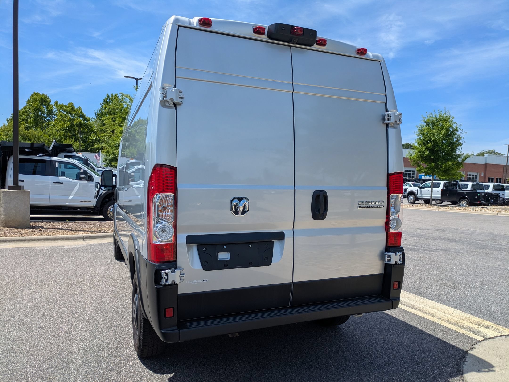 Used 2023 RAM ProMaster 2500 FWD image 5