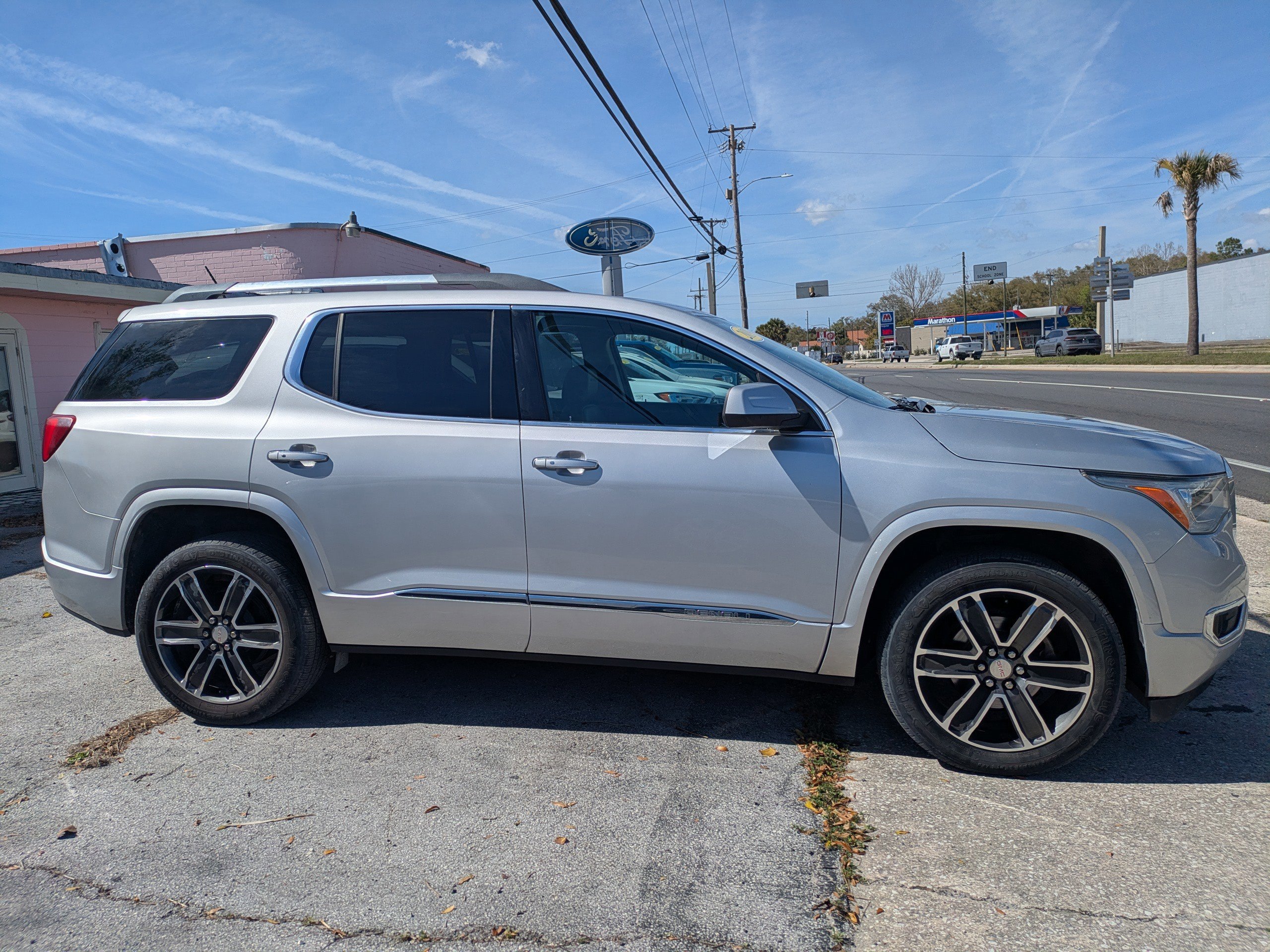 Used 2019 GMC Acadia Denali image 6